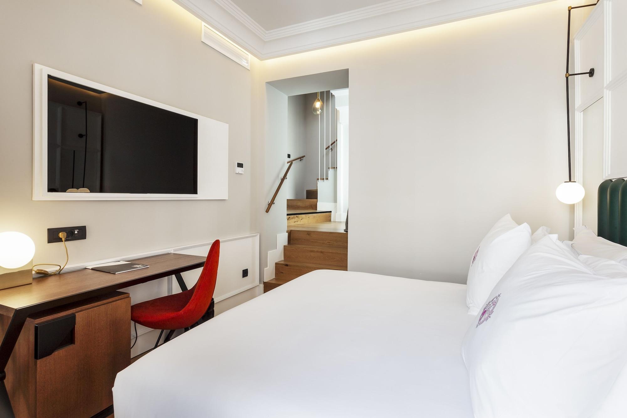 One Shot Conde Torrejon Hotel 4*