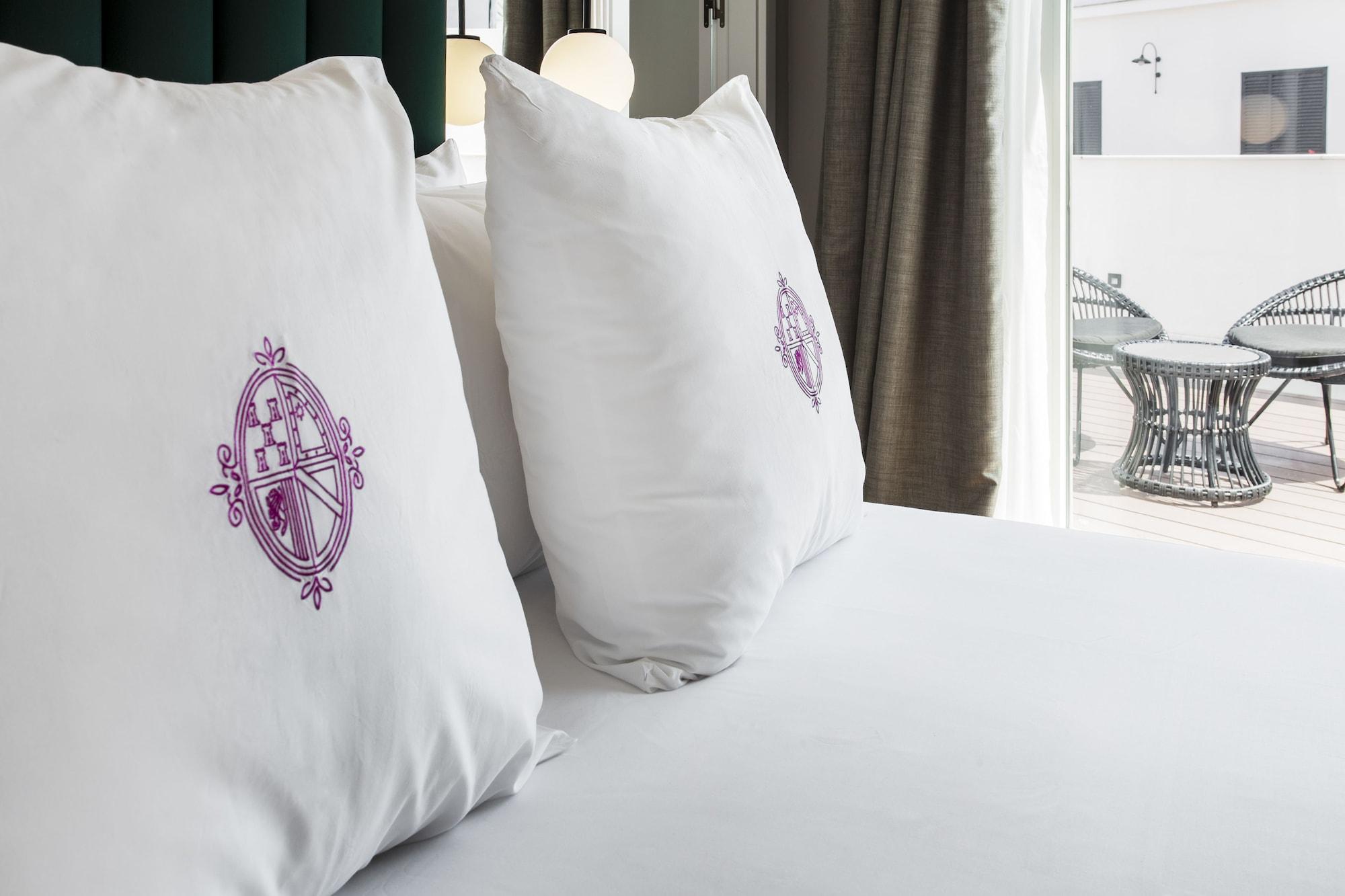 One Shot Conde Torrejon Hotel 4*