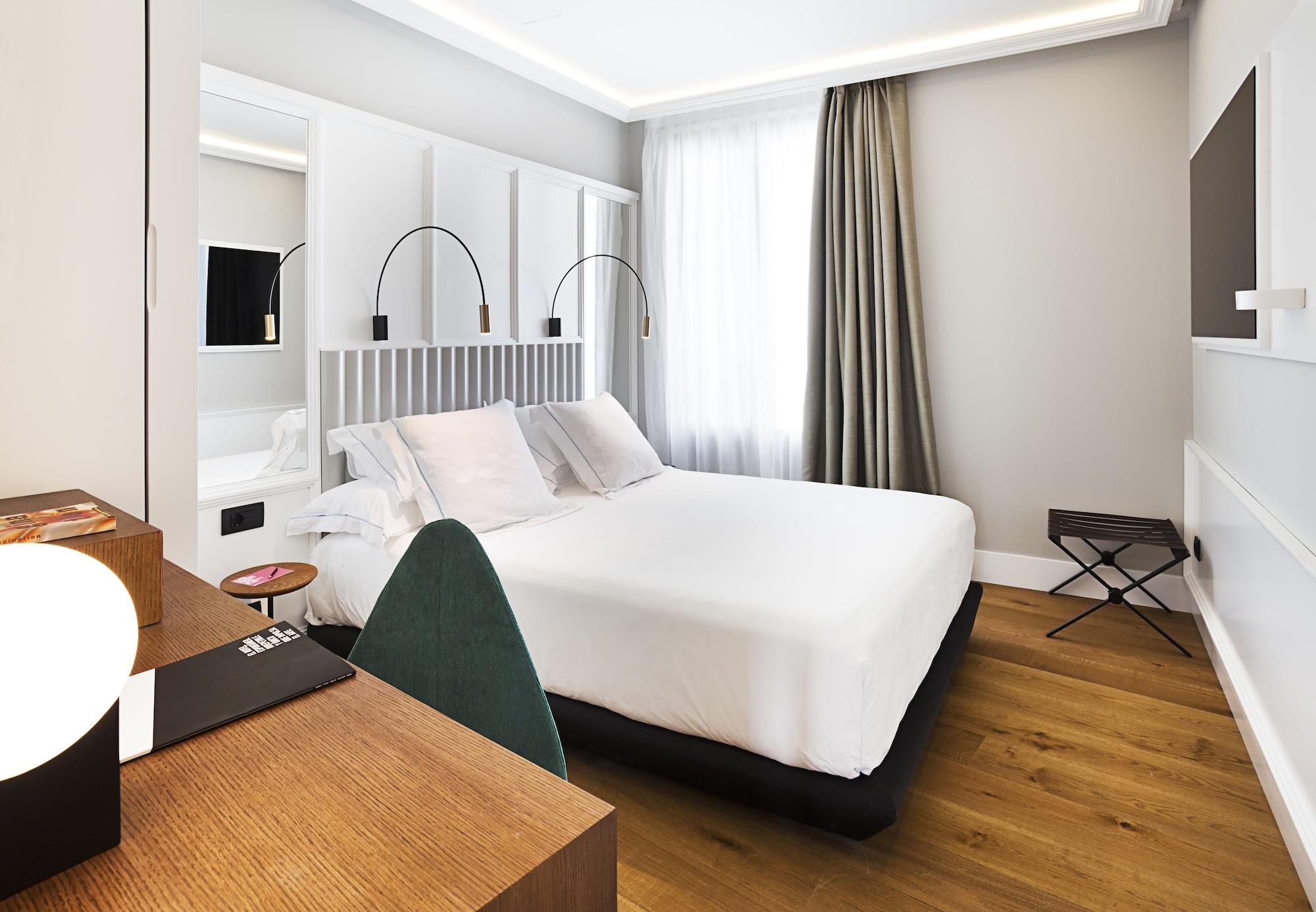 One Shot Conde Torrejon Hotel