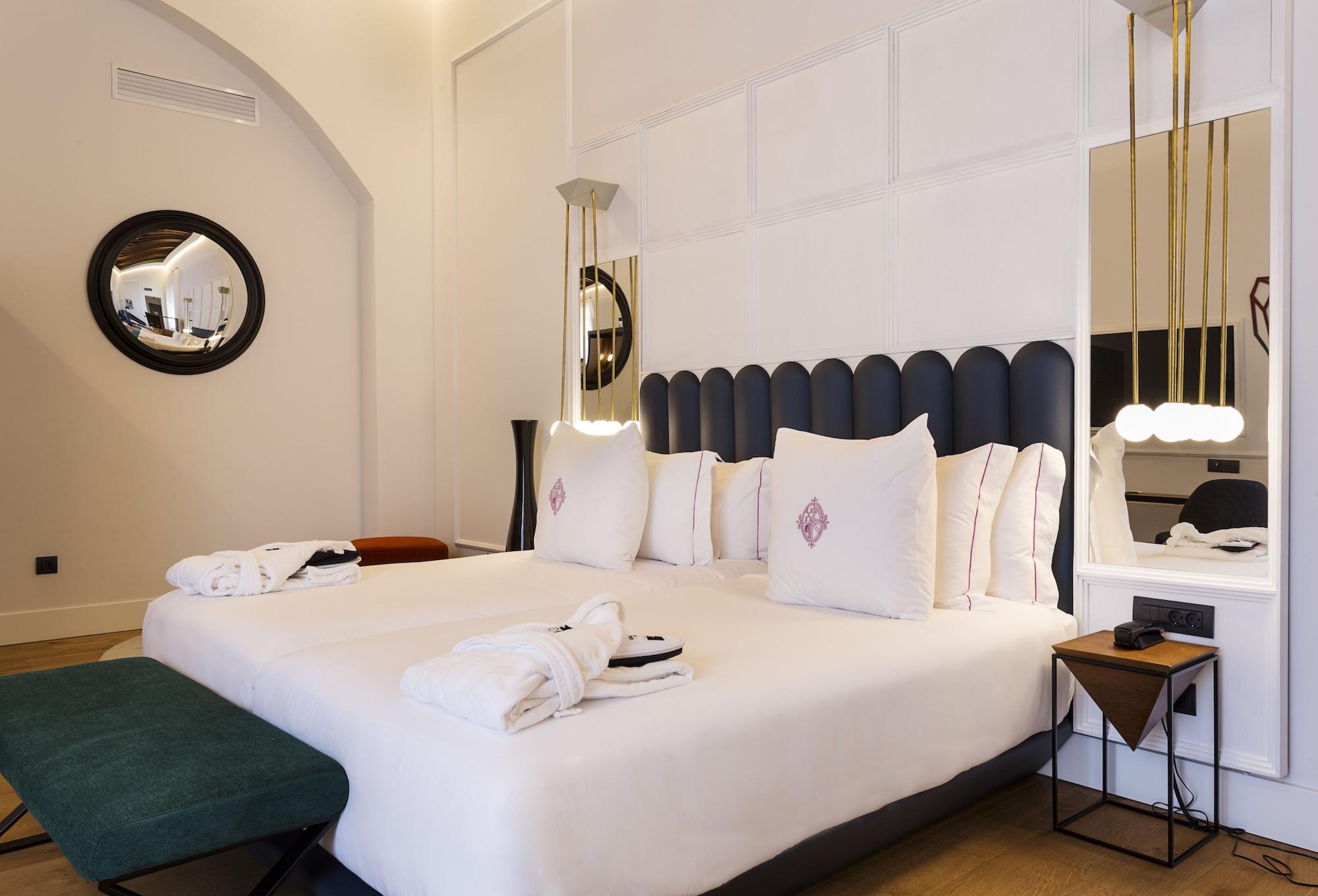One Shot Conde Torrejon Hotel 4*